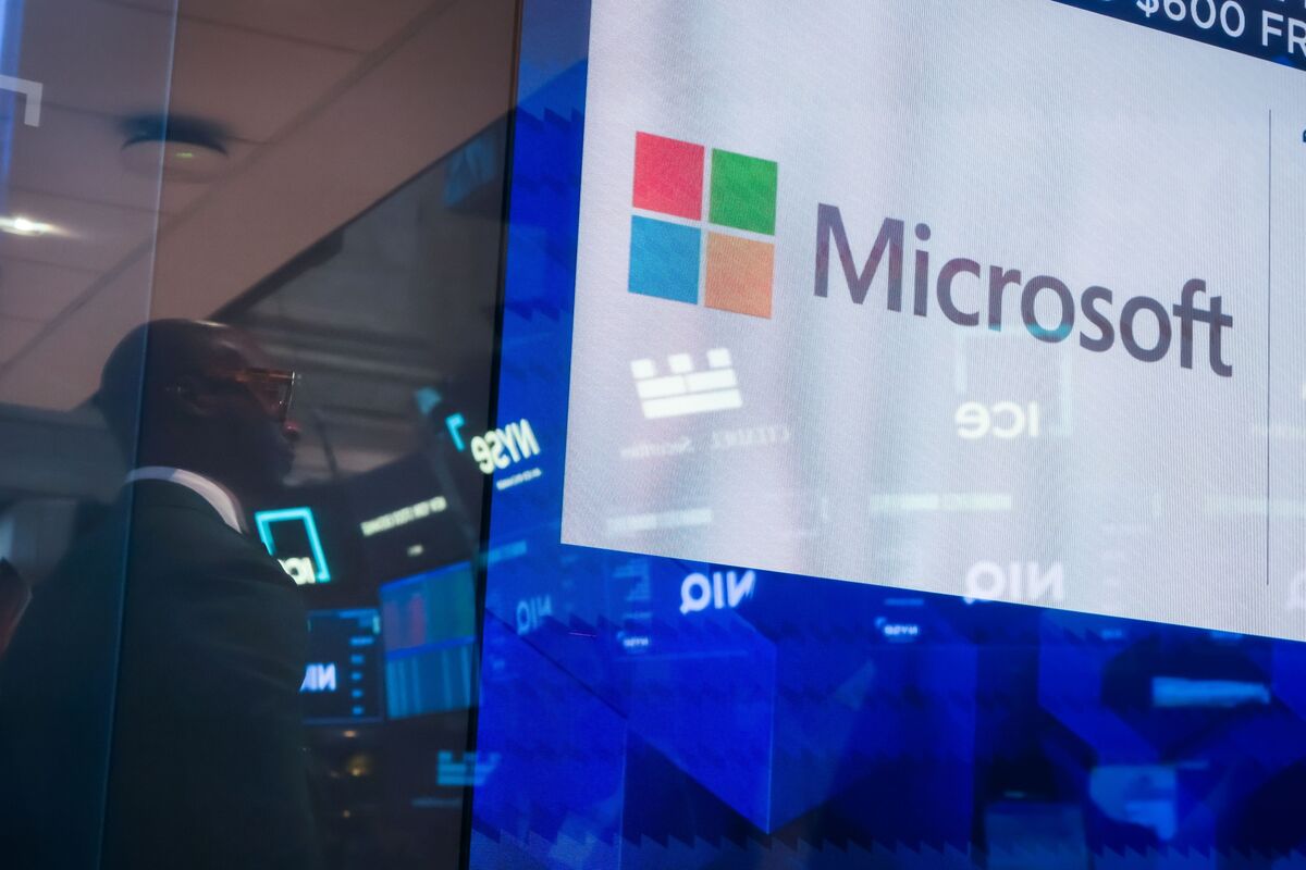 Microsoft’s Trillion-Dollar Quarter Shows AI Trade Won’t Quit