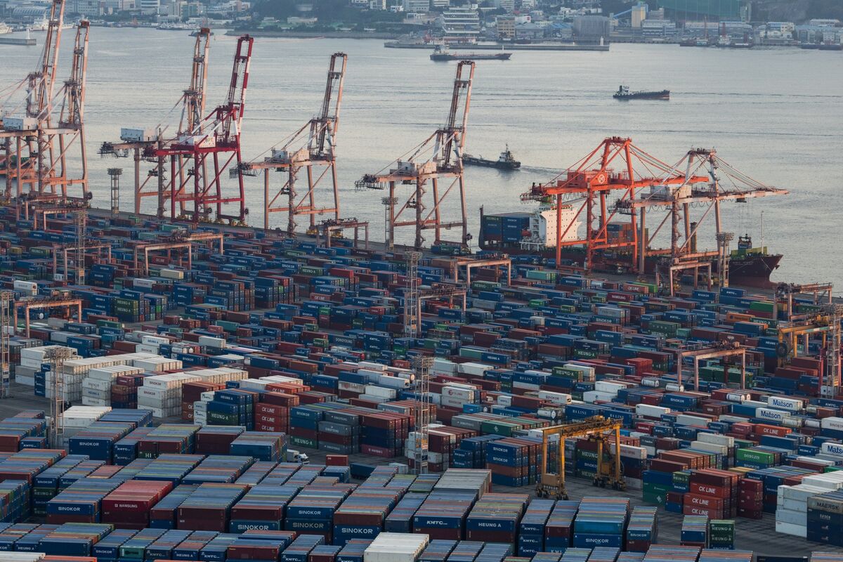 South Korea’s Monthly Exports Hit Record as Chip Boom Rolls on
