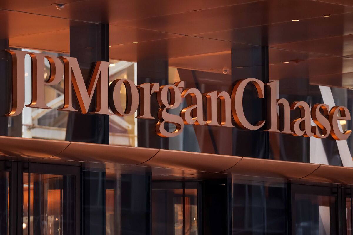 JPMorgan’s Sundar Sees ‘Healthy’ Tumult of Two AI Cycles at Once