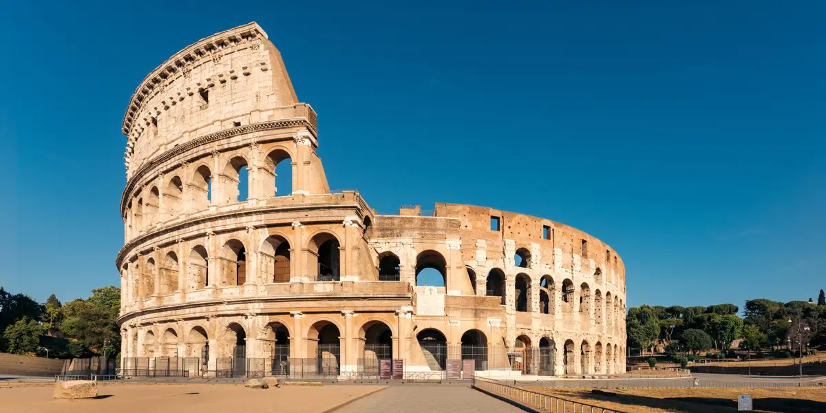 I've been to every region in Italy. These 3 tourist attractions are worth the hype — but there are 2 I'd skip.