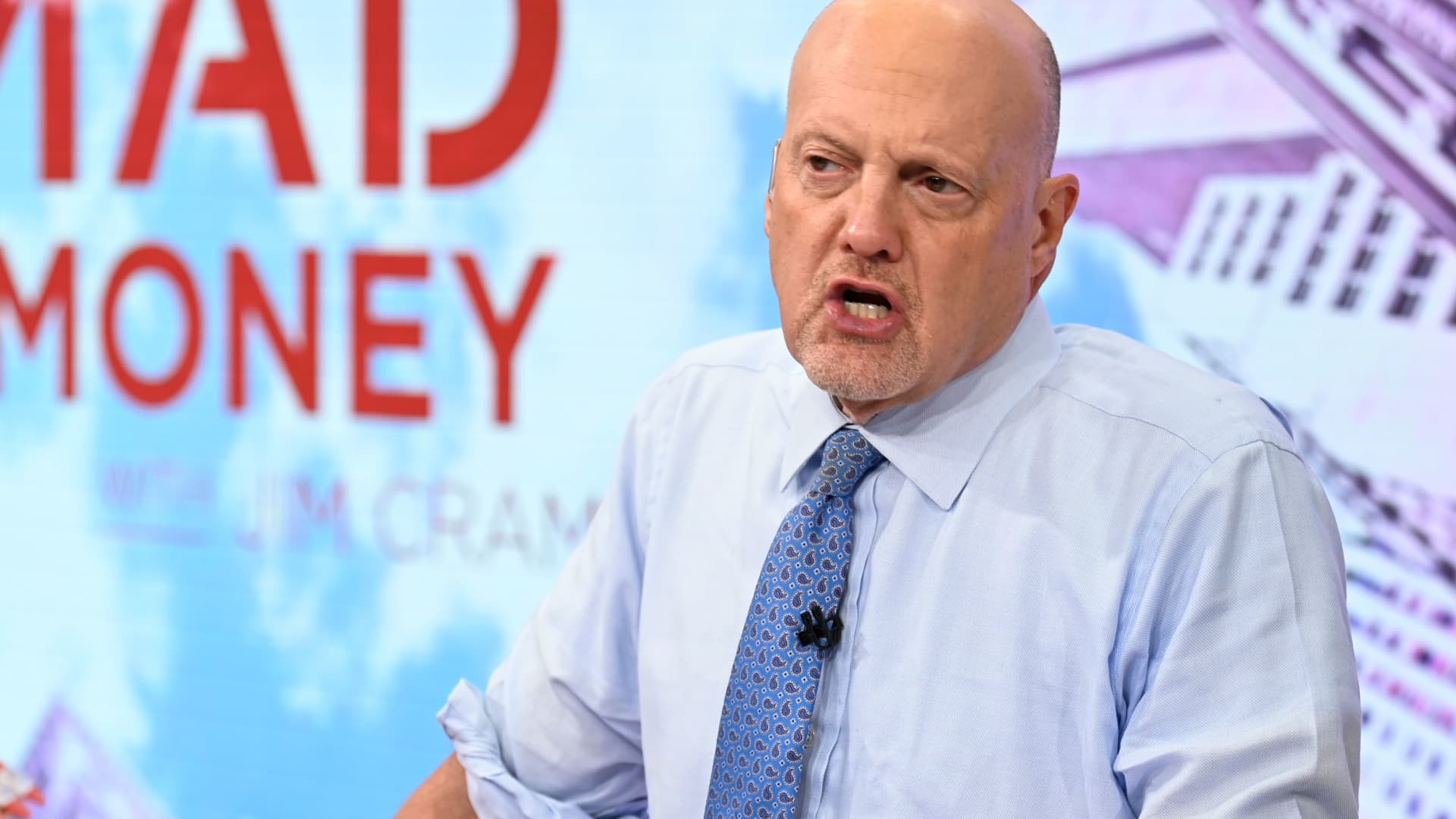 Cramer says Thursday's AI sell-off proves the value of this age-old investing strategy