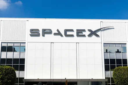 Elon Musk’s SpaceX just made a big move to become a mobile carrier heavyweight in the US