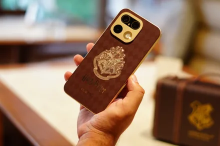 This Harry Potter phone came with a Hogwarts letter, and I’m suddenly a kid again