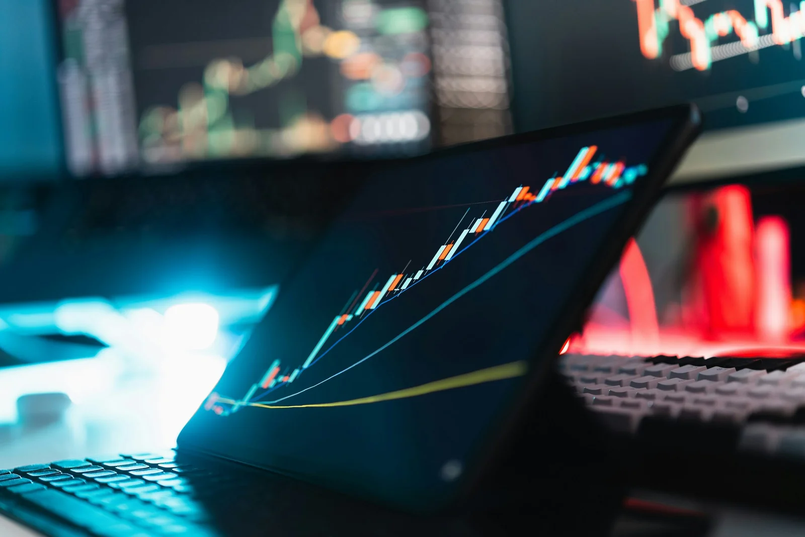 Embedful vs Luzmo: Simpler Customer Dashboards