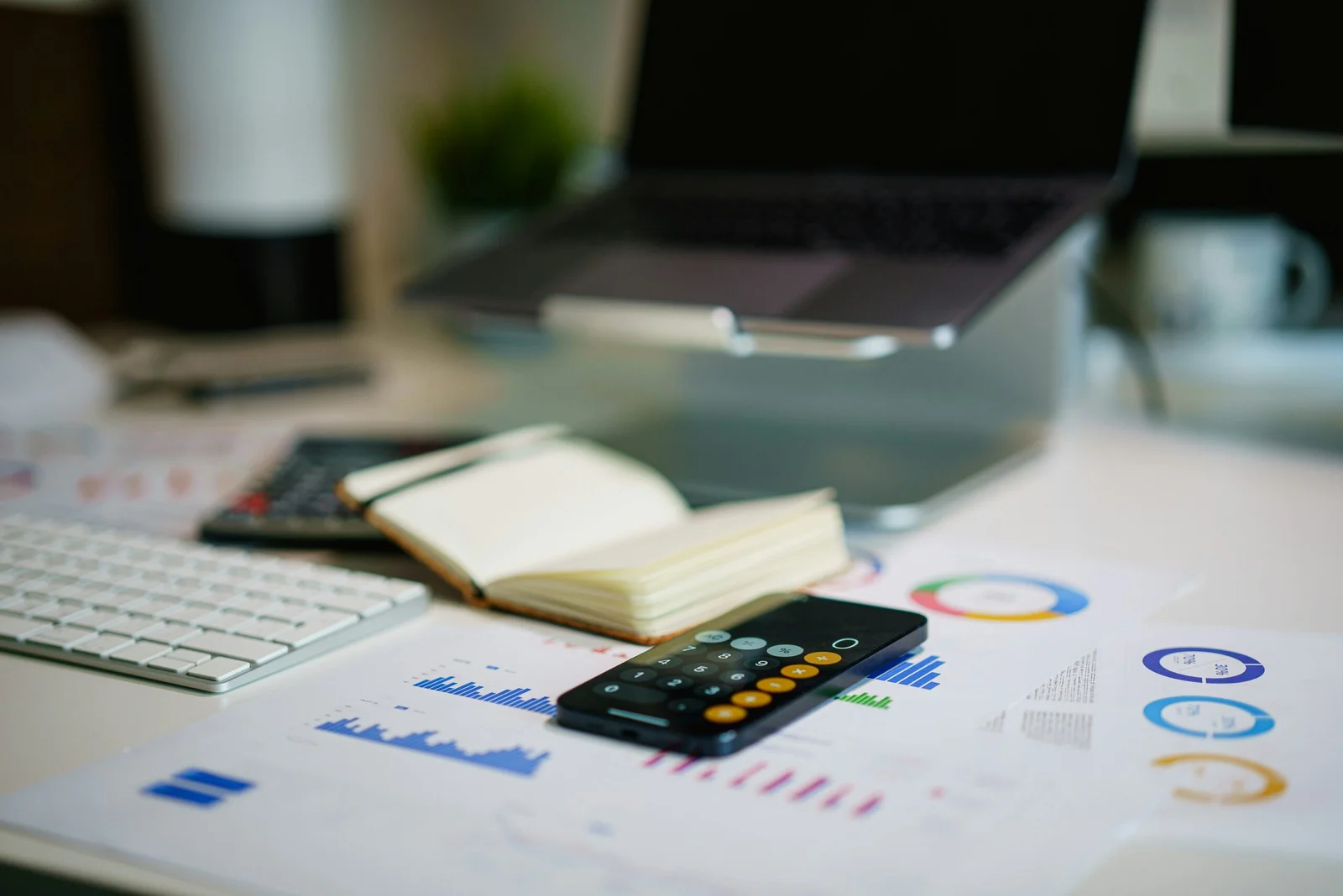 Embedded Analytics and Customer Dashboards: What’s the Difference?