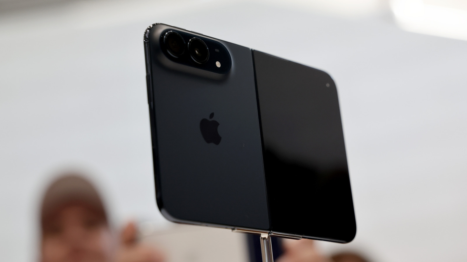 Apple iPhone Duo vs. Motorola Razr Ultra: How do these foldables compare?