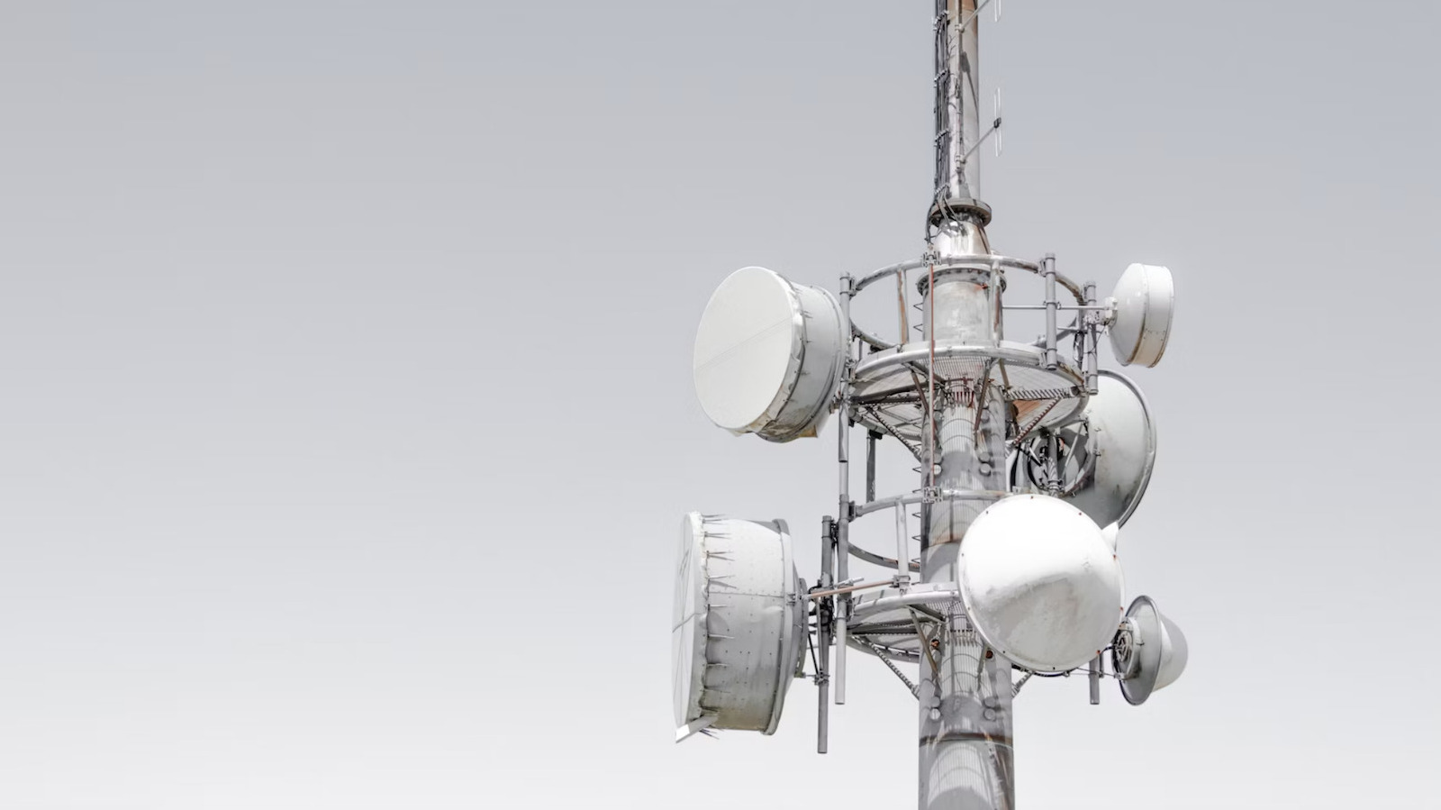 AT&T, T-Mobile and Verizon have officially teamed up to end coverage gaps