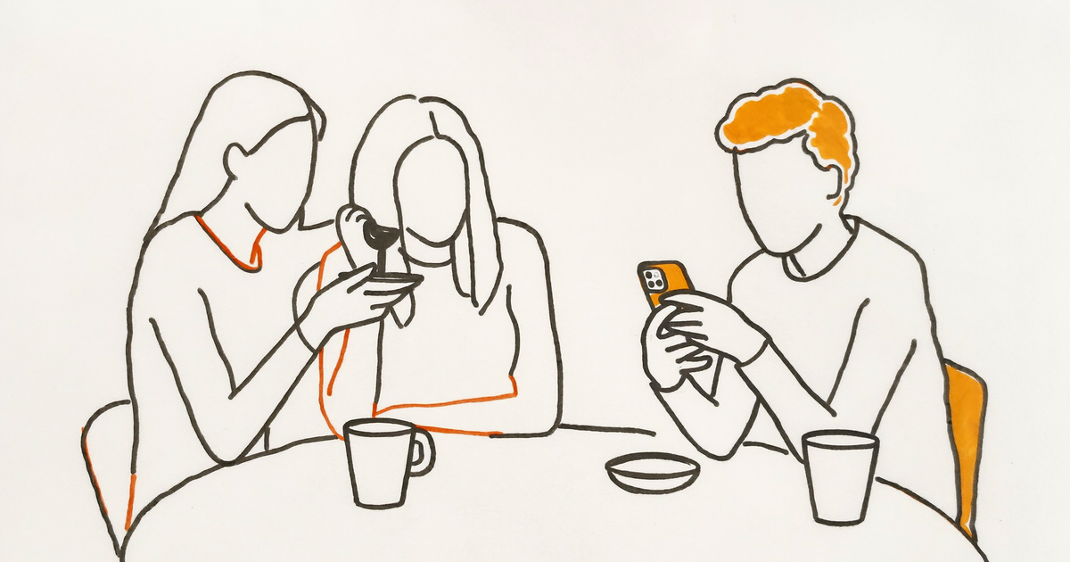 Apps to share photos with friends should not make an audience
