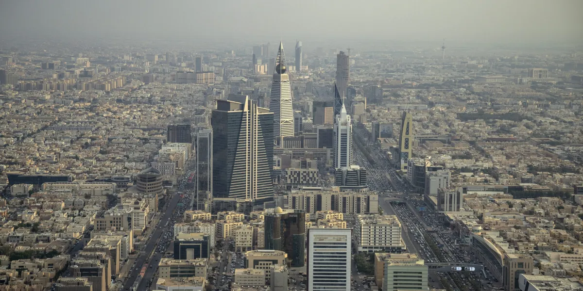 Saudi’s economic transformation collides with war and falling FDI