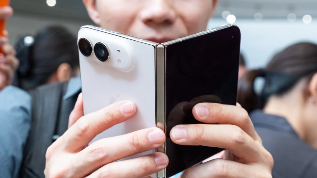Man, You’d Better Not Break Your iPhone Duo Screen