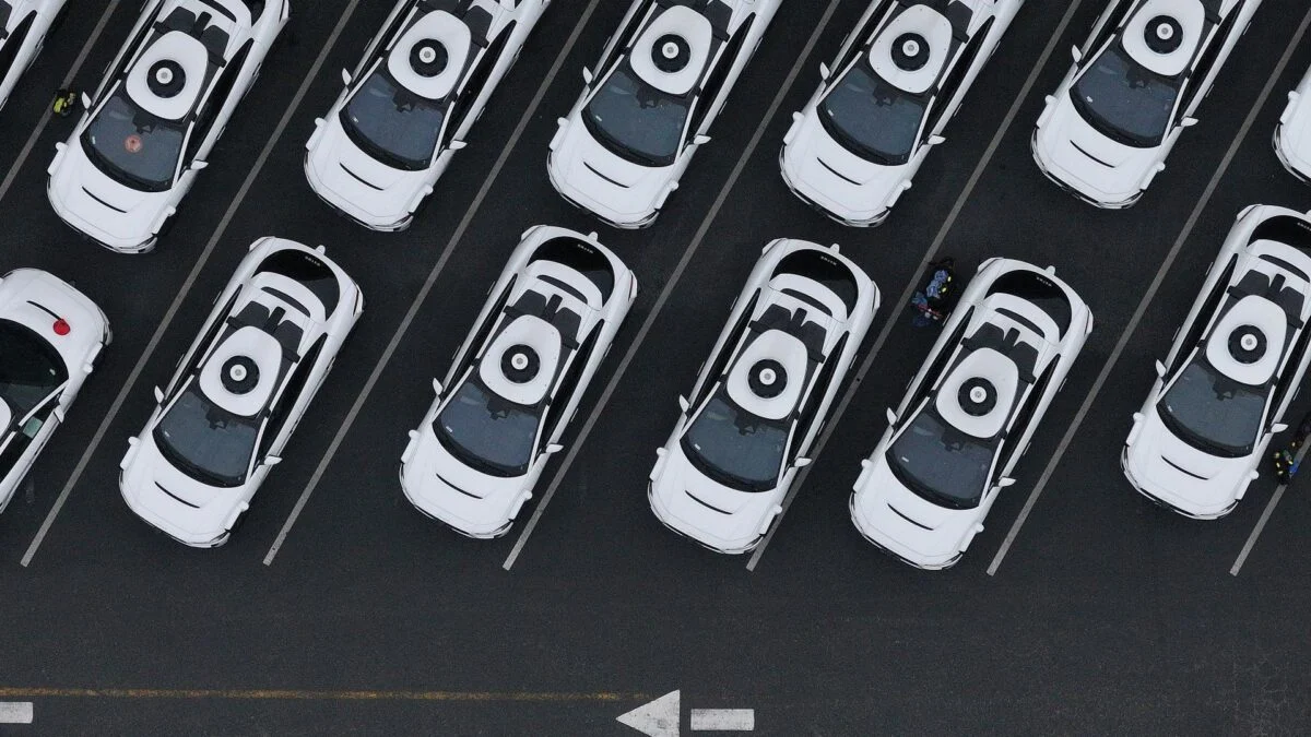 California Cracks Down on Robotaxis That Block First Responders