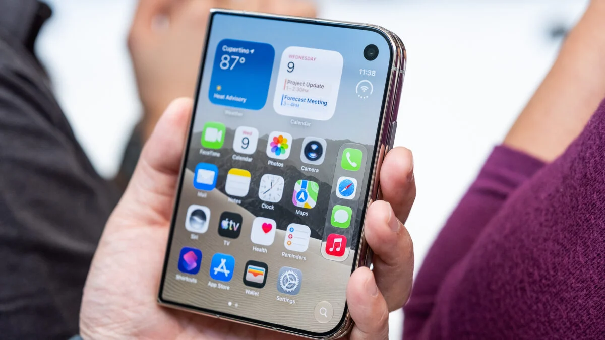 You Probably Won’t Be Able to Get an iPhone Duo Until 2027