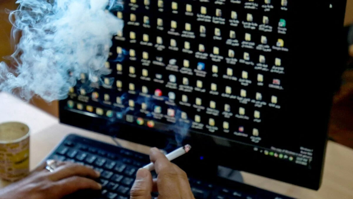Based AI People Are Supposedly Smoking Because AI Will Cure Cancer