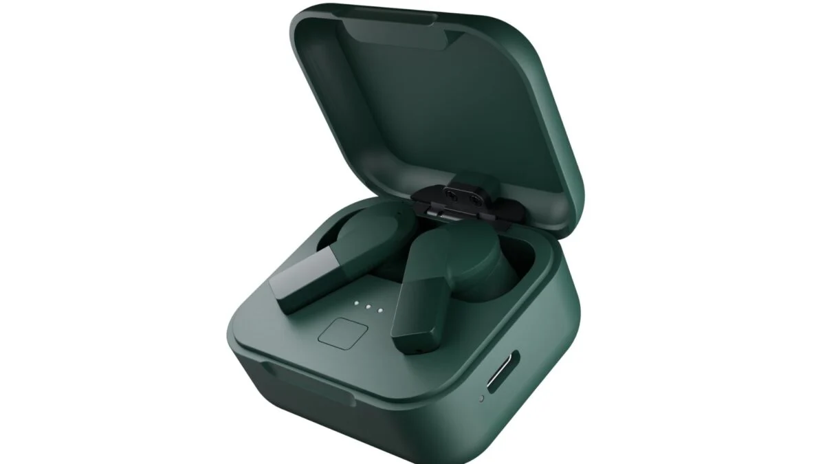 These Wireless Earbuds Don’t Totally Suck for the Environment