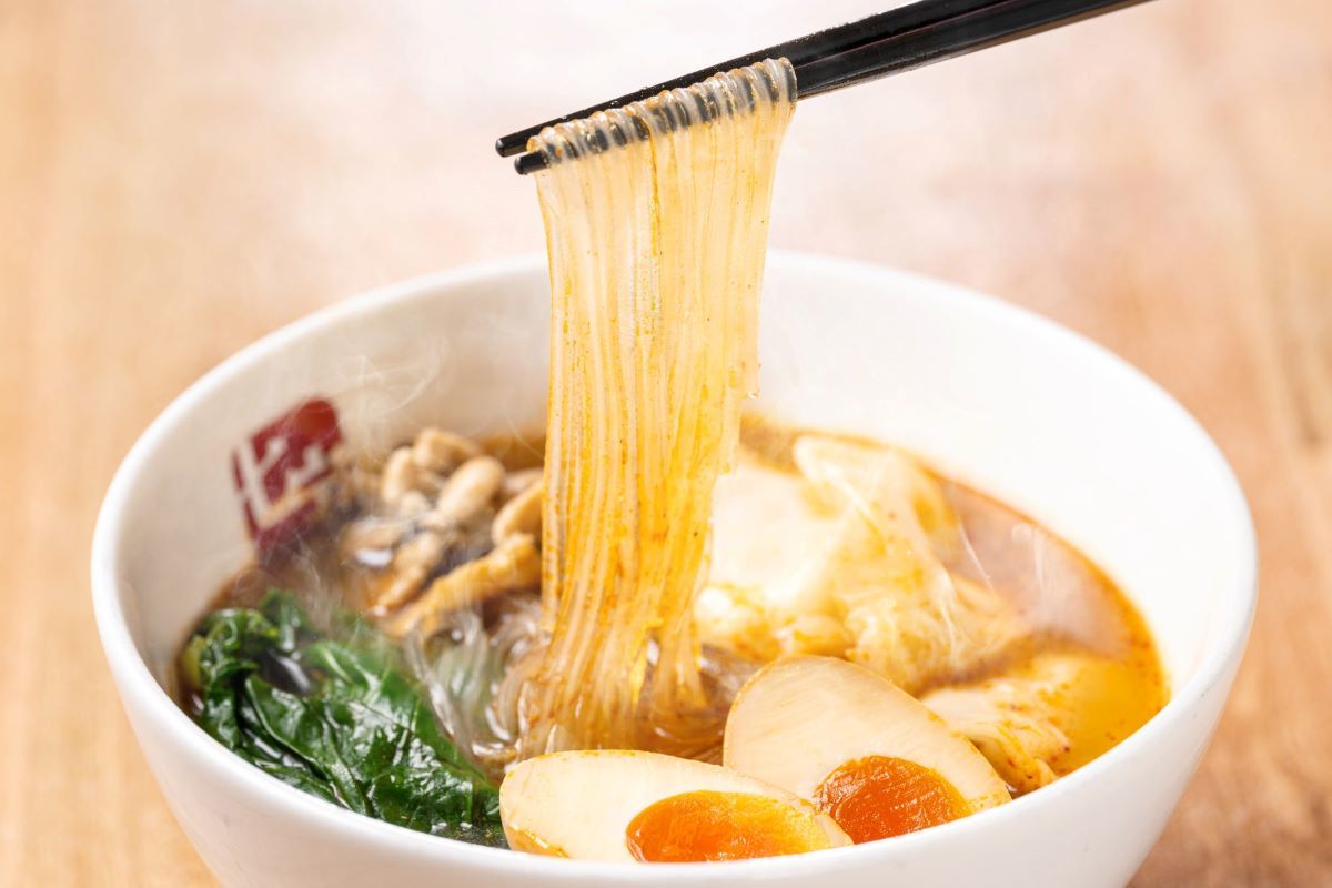 「麻辣湯」市場が大混戦 七宝、楊國福、ラホンバン……勝ち残るのは?