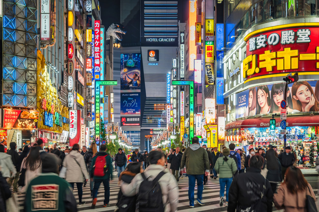 なぜ、ドンキや歌舞伎町に外国人観光客が殺到するのか 日本でも取り組み進む「ナイトタイムエコノミー」