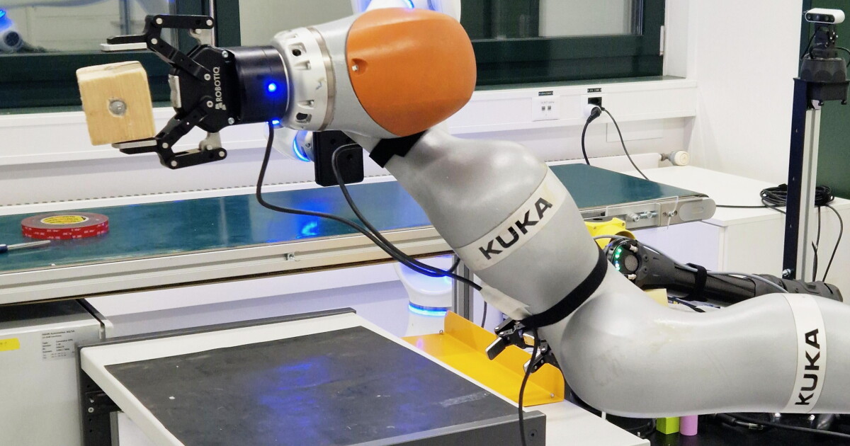 Dissimilar robots can 'learn' to perform tasks without needing new code