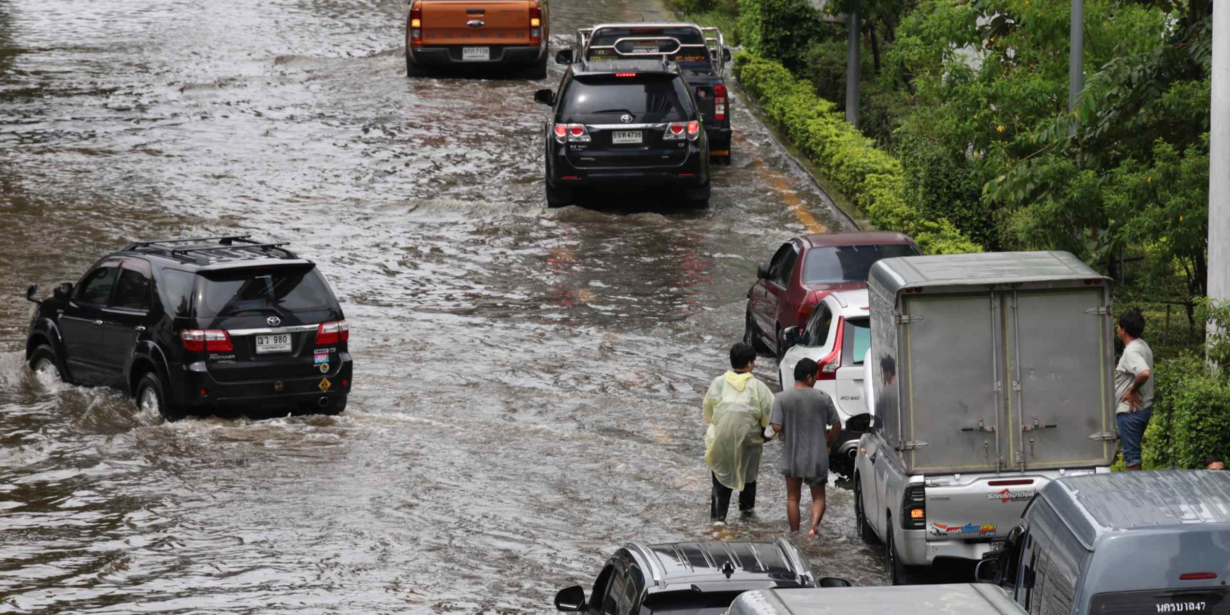 Honda pauses Bangkok motorcycle production due to flooding