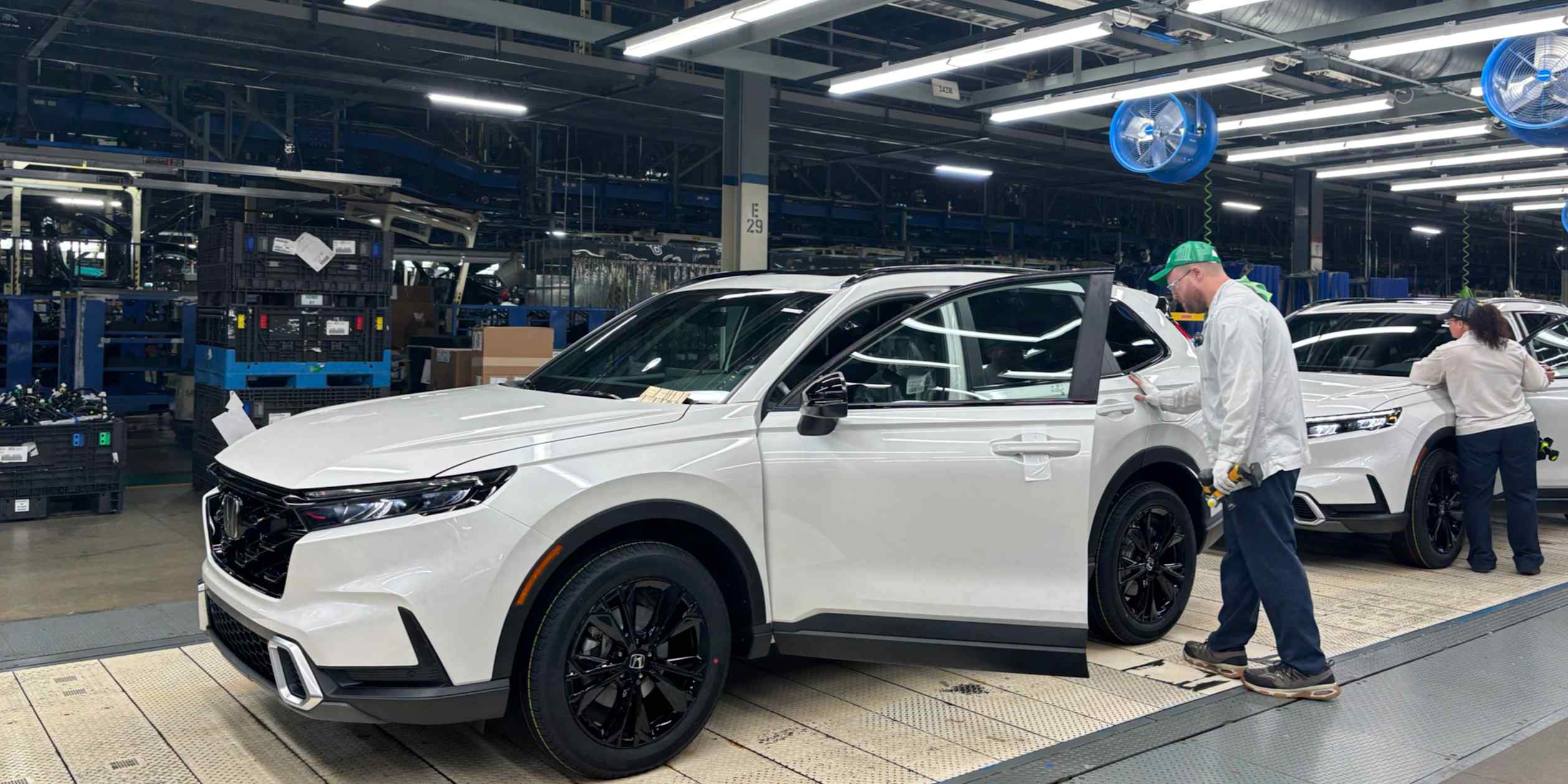 Honda delays next-gen CR-V hybrid production several months in US, Canada