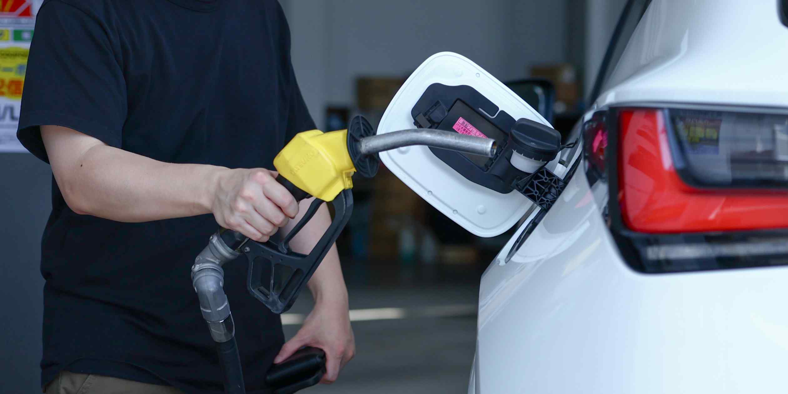 Gas vehicles fall under 50% of global new-auto sales for first time
