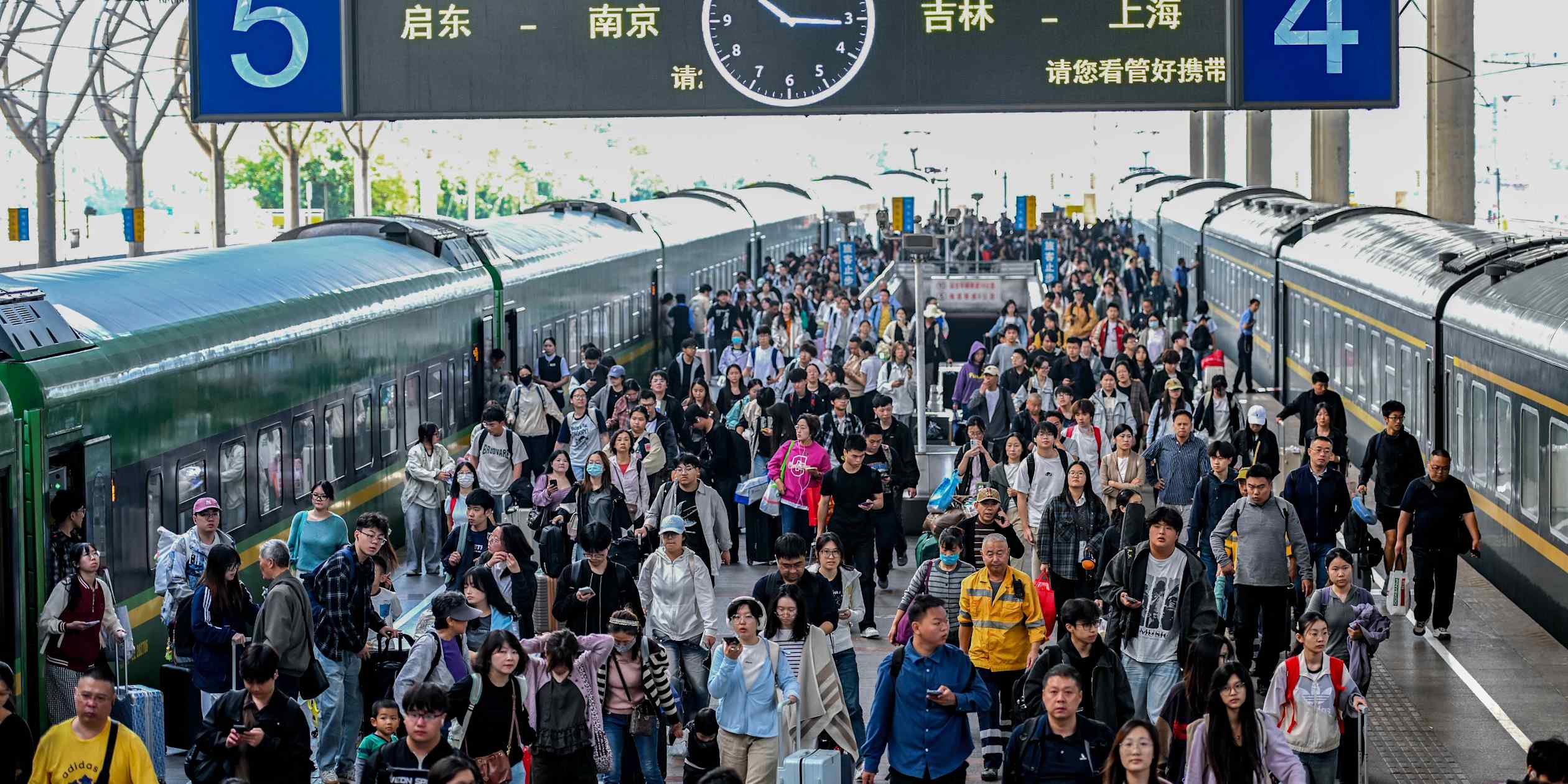 Through the Lens: China's Golden Week holiday