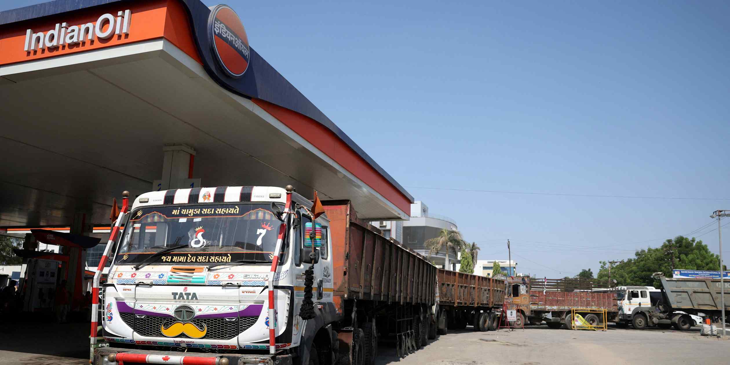 India can't stop buying Russian oil despite new US law, analysts say