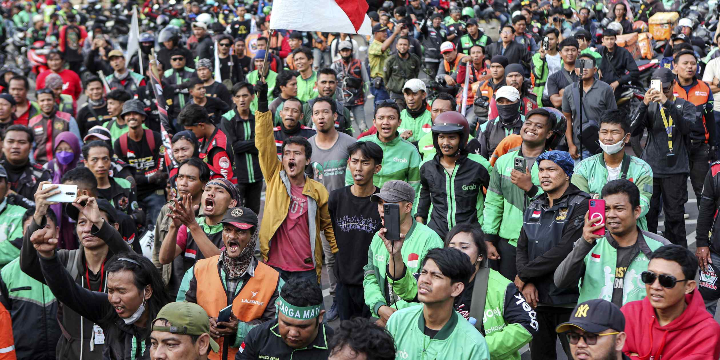 Indonesia's new labor law soothes workers, worries businesses