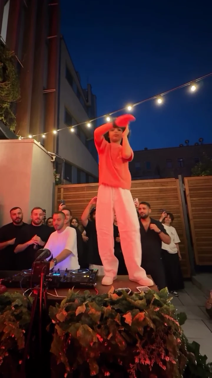 Cheba Man AI Dance Challenge: Turn the Performance into a Reaction