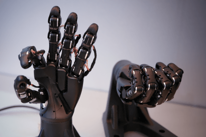 PHYBOT Debuts PhyHand, a 23-DoF Direct-Drive Dexterous Hand, at the Canton Fair