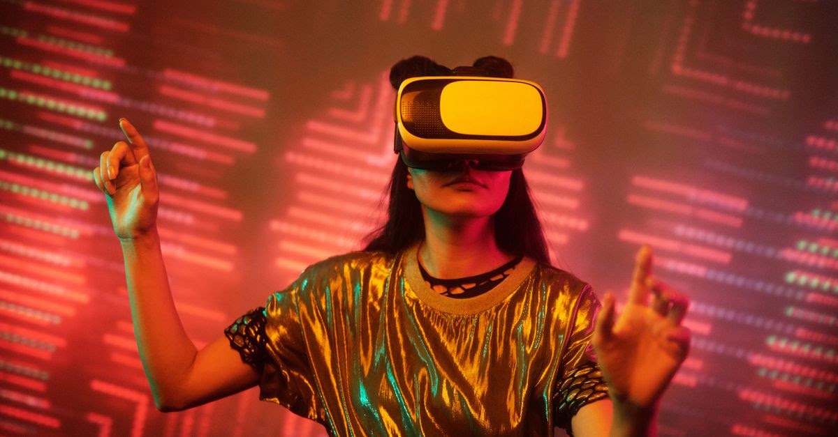 The Future of Shopping: How Smart Wearables Like Meta Glasses Will Revolutionize Virtual Try-Ons and Social Commerce