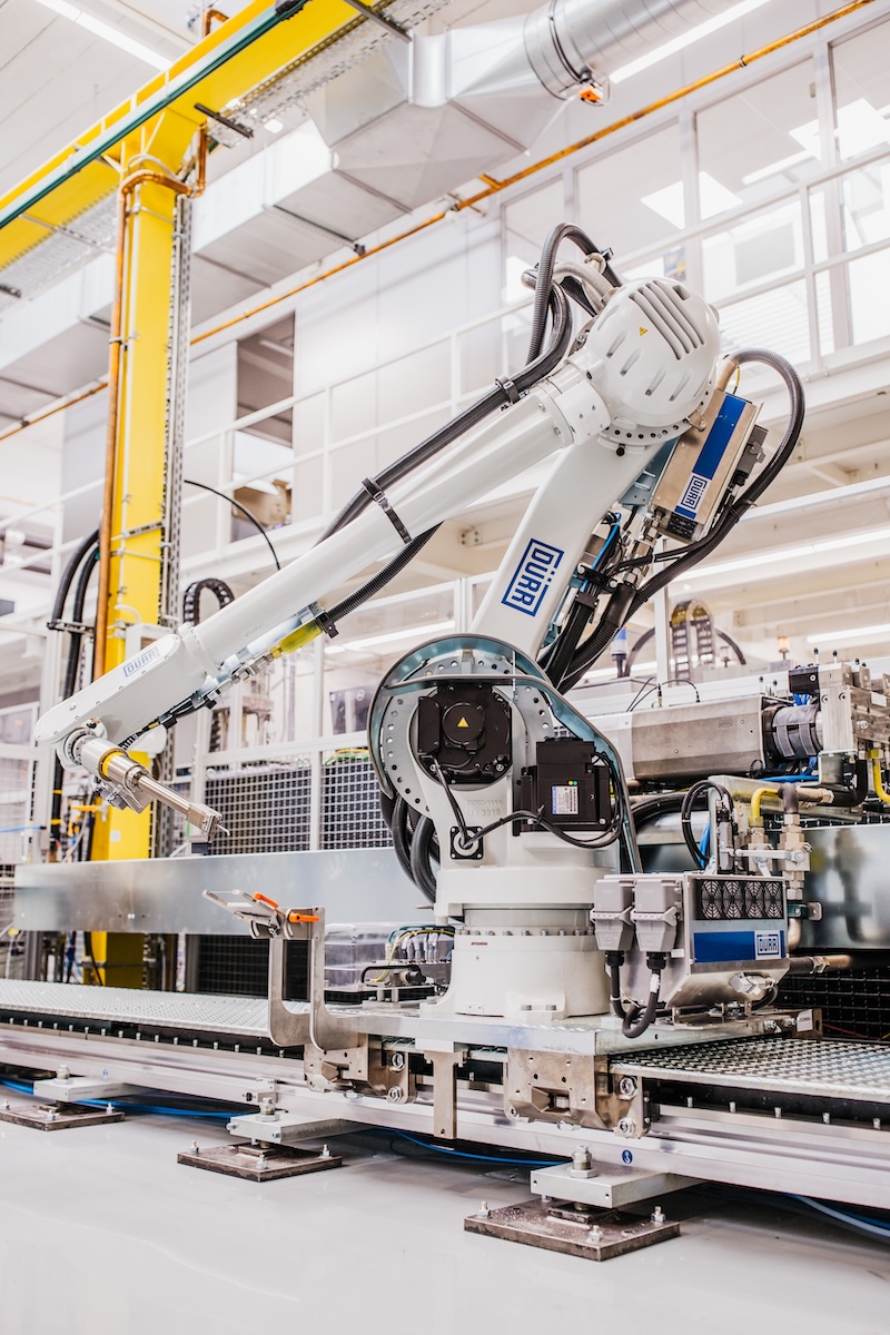 Dürr launches four new robots for automotive paint shops