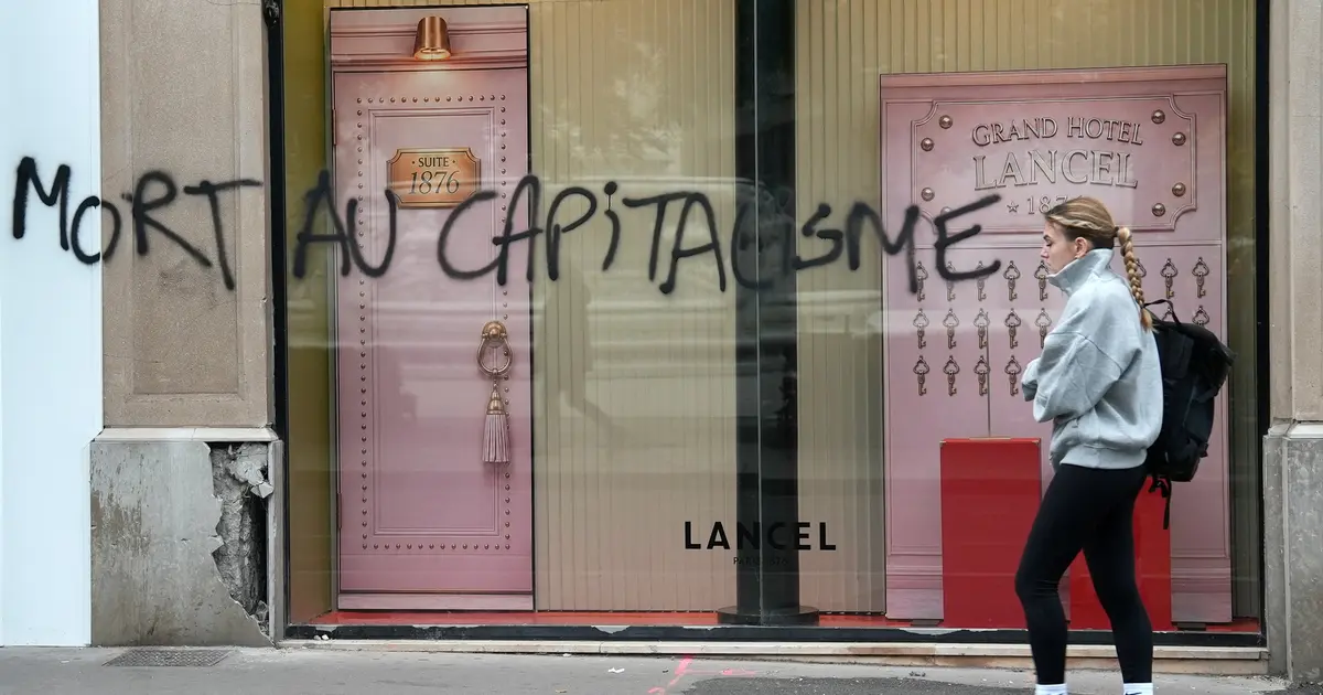 French far right looks to capitalize on unrest