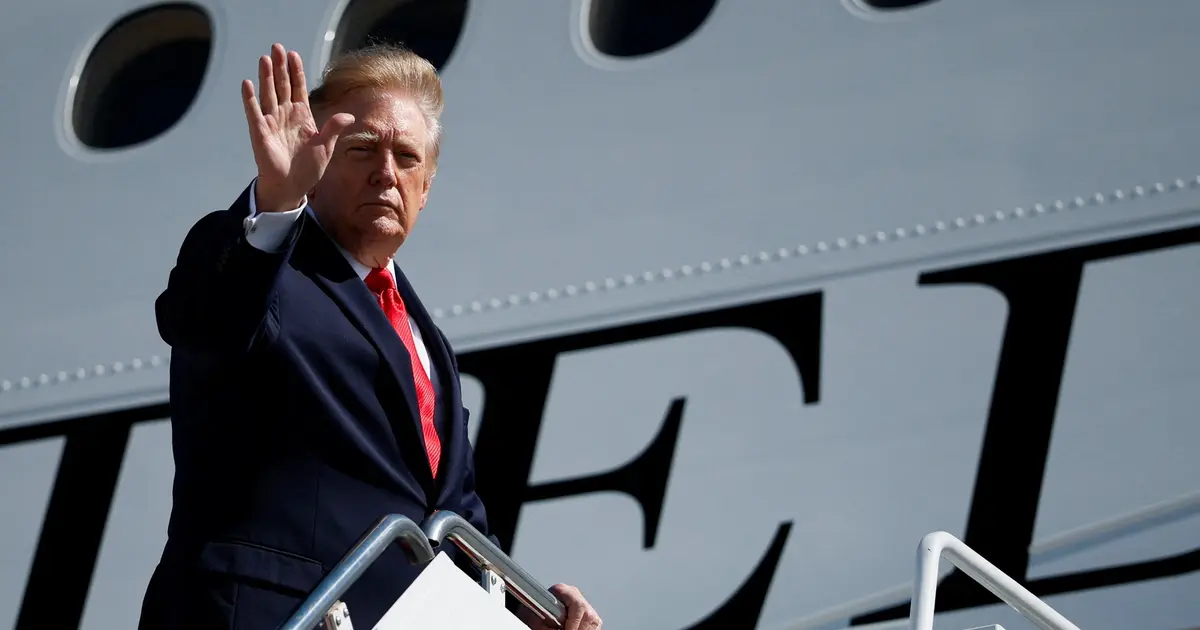 Trump crosses country in bid to save midterms