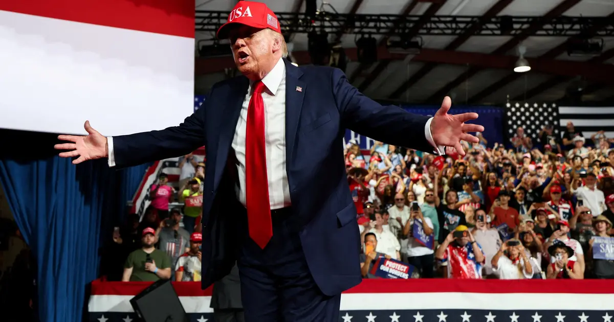US President Donald Trump pledges cash to retirees ahead of midterms