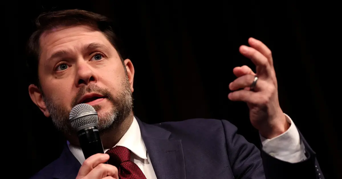 Gallego rolls out ambitious plan to insulate workers against AI