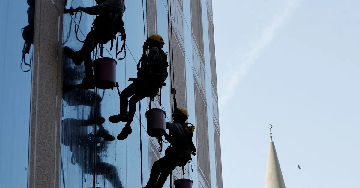 Saudi’s expat workforce shrinks for the first time in more than two years