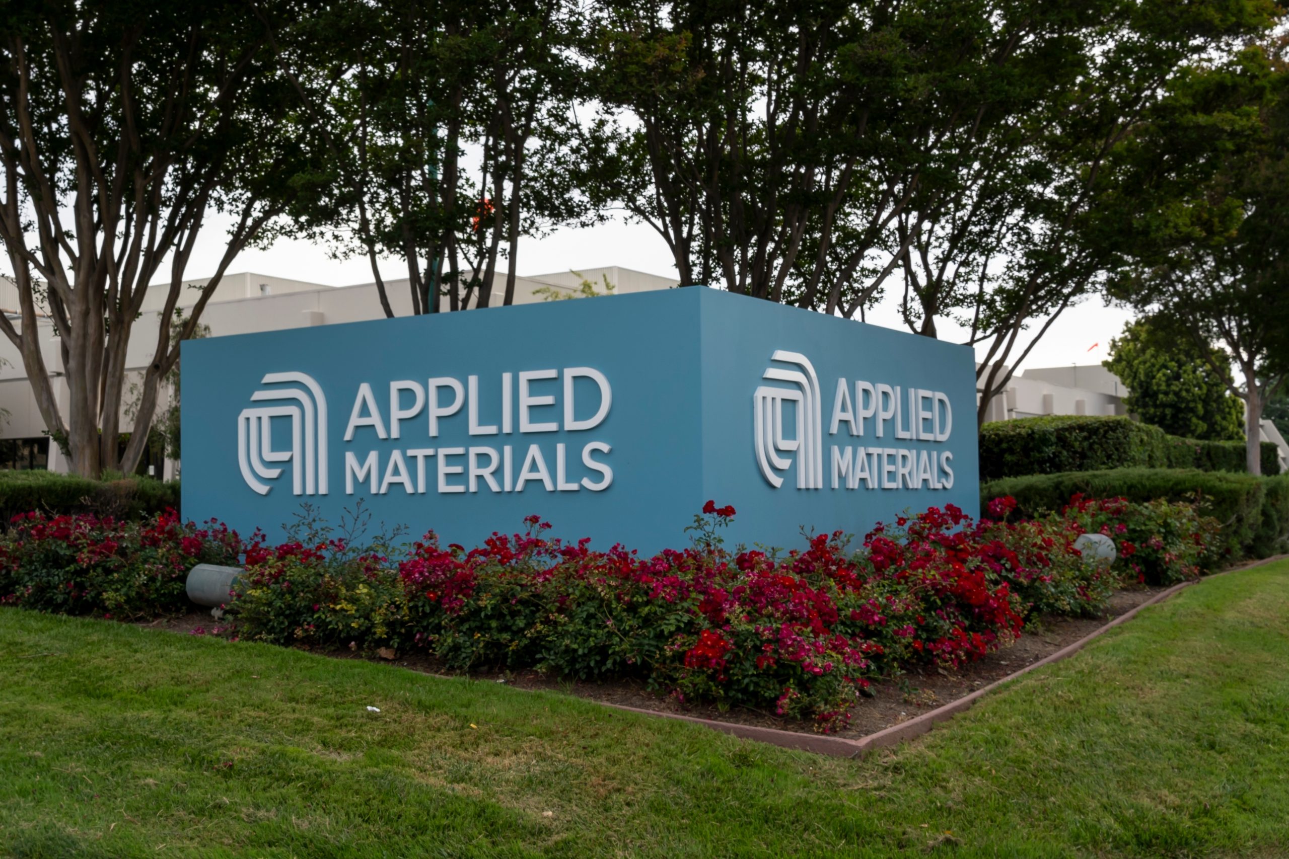 Applied Materials unveils AI chip hub with TSMC, Intel