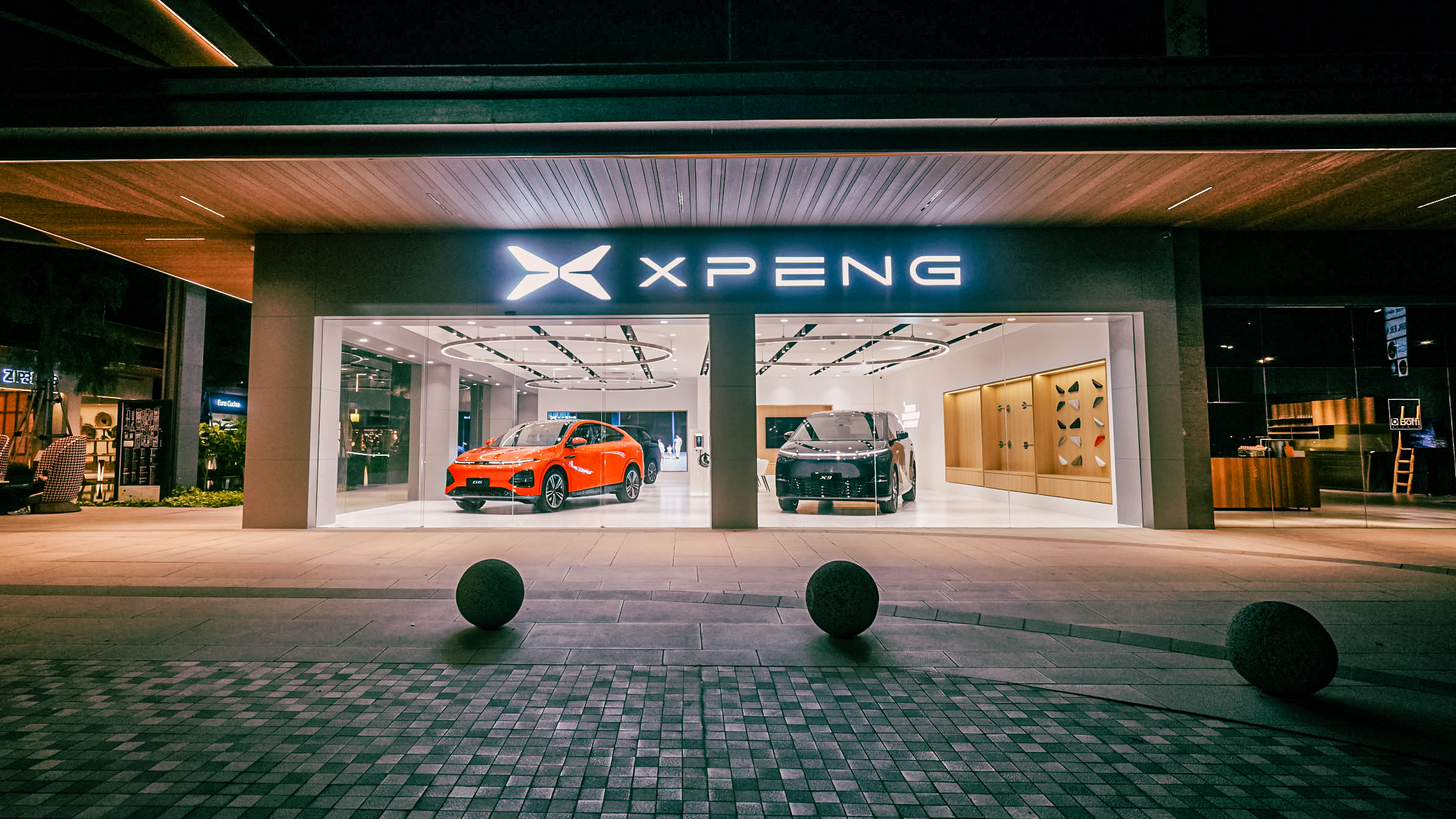 Xpeng says it can adapt driver-assist AI with little data