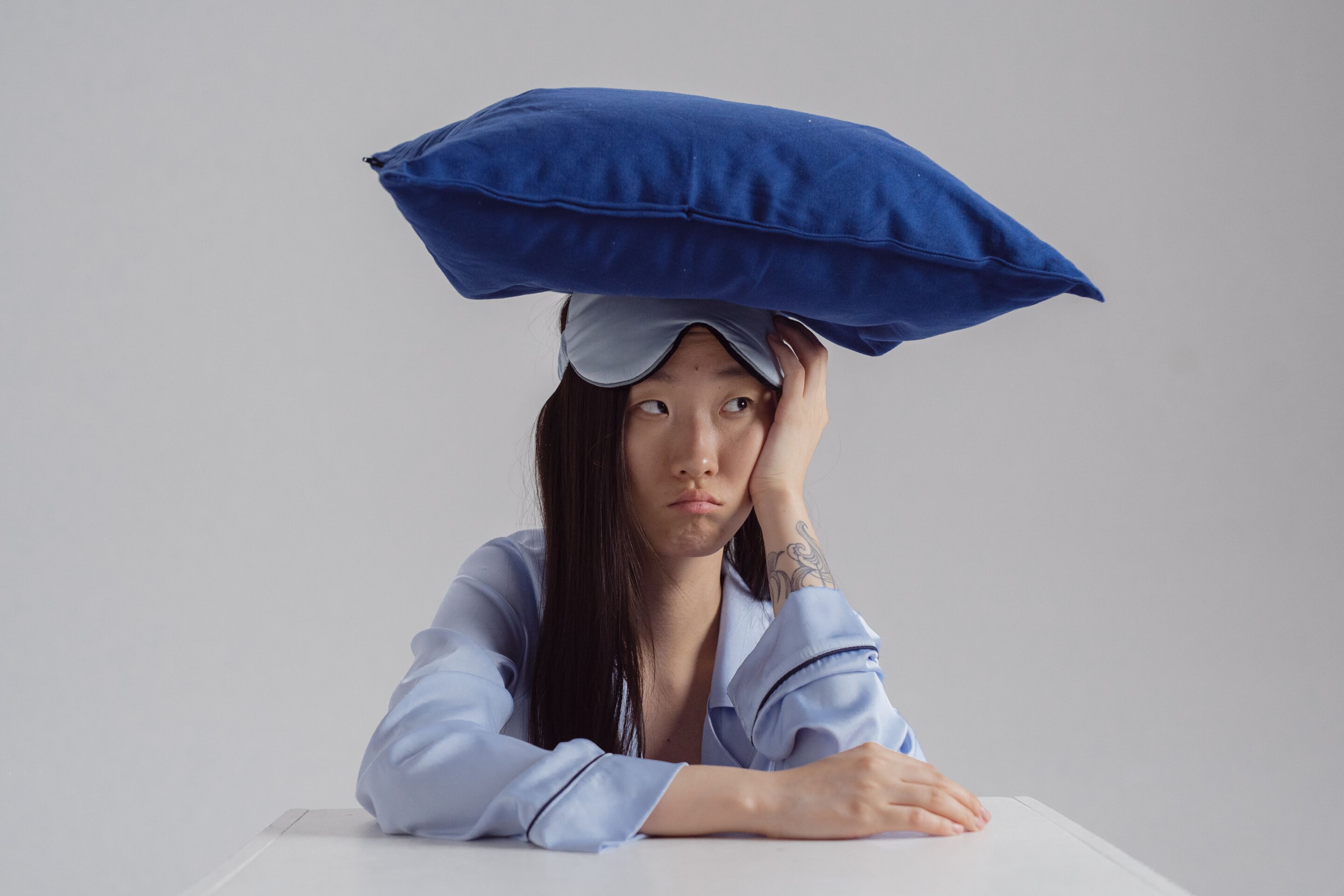 Out-of-sync sleep schedules may steer people toward AI for dating and job assessments