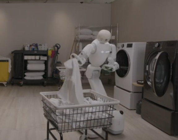 Dyna Robotics Launches New Robot for Full-Shift Work