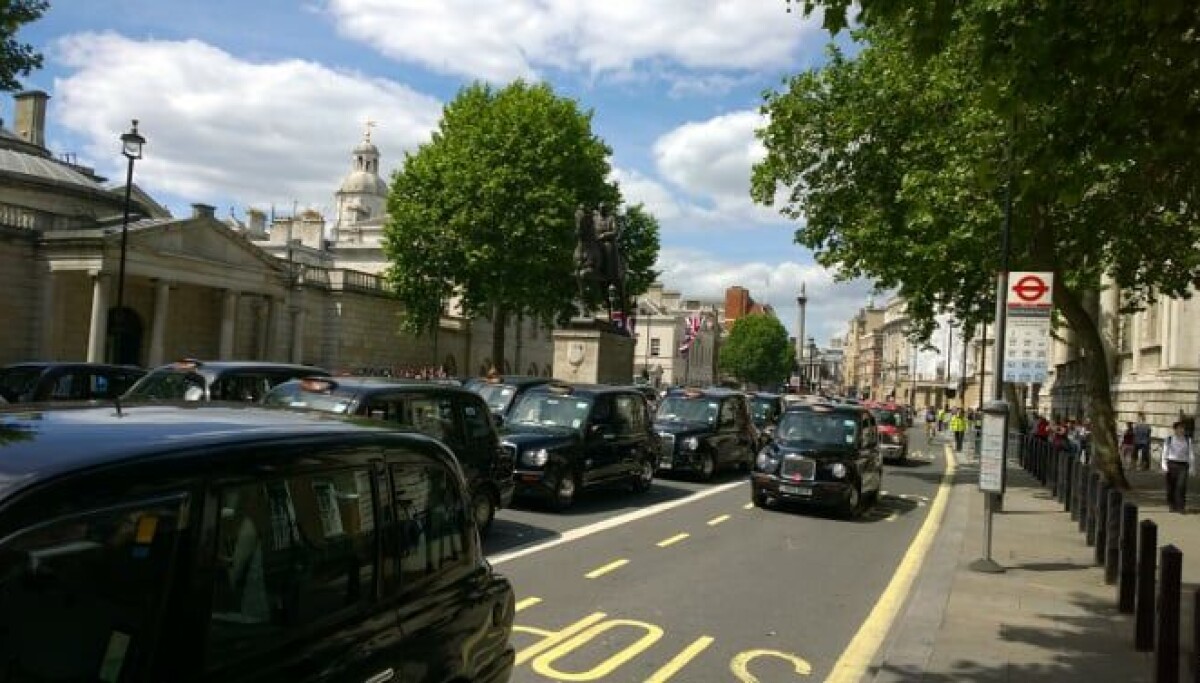 London cabbies want Sadiq Khan to slam the brakes on robotaxis