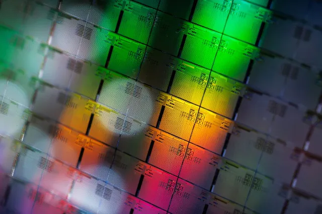 Asian Chip Stocks Slide as Broadcom CEO's 'Casino' Warning Deepens 6.25% Kospi Drop