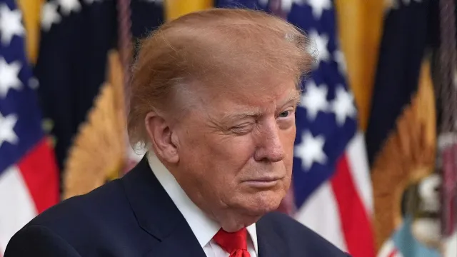 Trump Announces Russian Fuel Import Deal as U.S. Sanctions Policy Faces New Questions