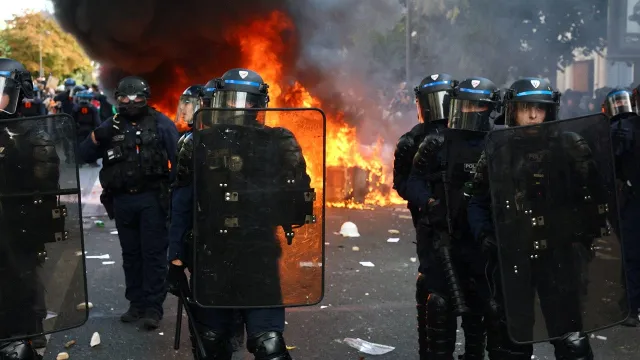 French PM Rejects Brutality Claims After 6,500 Arrests in Student Protests