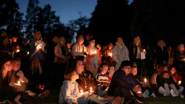 Bend Parents Help Children Cope After 4 Die in Silver Rail Elementary Shooting