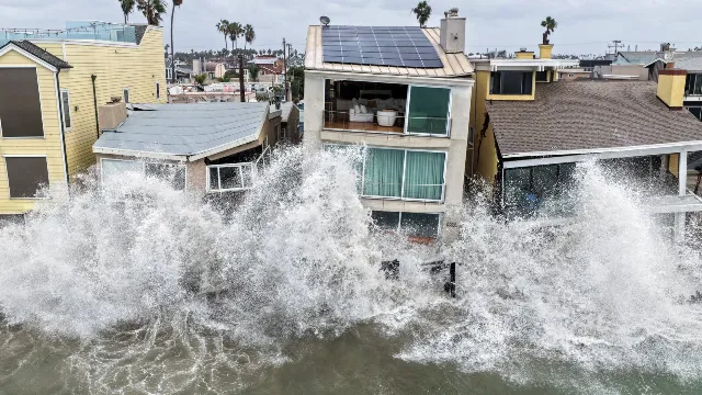 Long Beach Red-Tags 13 Beachfront Homes as Rachel Surge Batters Southern California
