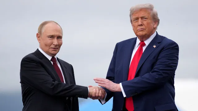 Trump Eases Curbs on 4.8 Million Tons of Russian Diesel as GOP Pushes Reversal