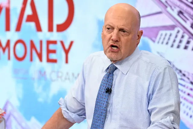 AI Stocks Slide After OpenAI Revenue Misses by $20 Billion, Prompting Diversification Warning