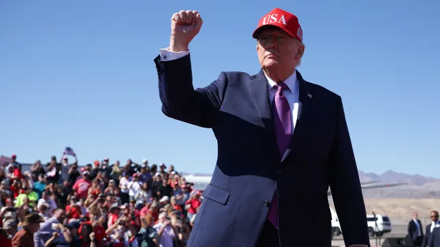Trump Says Military Plan Leakers Should Be Shot at Arizona Rally, Citing 2025 Iran Strike
