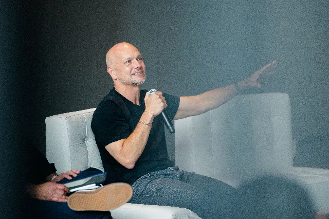 Tony Fadell Says 3 First-Wave AI Gadgets Failed as Trust and On-Device Design Become Essential